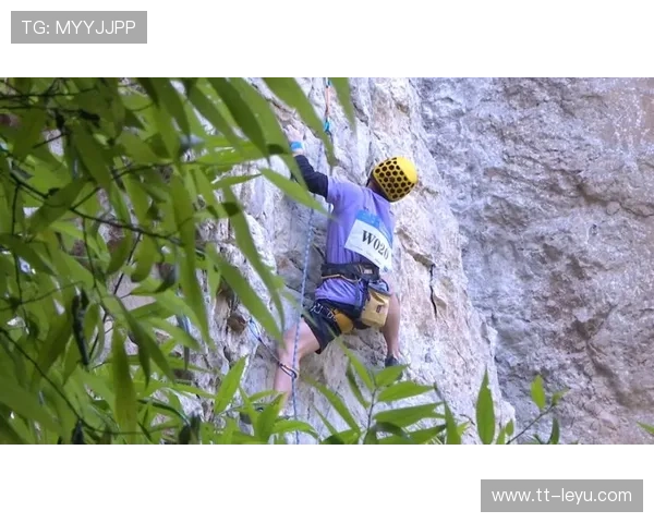 _光影攀岩秀：视觉盛宴与运动激情结合_，攀岩摄影